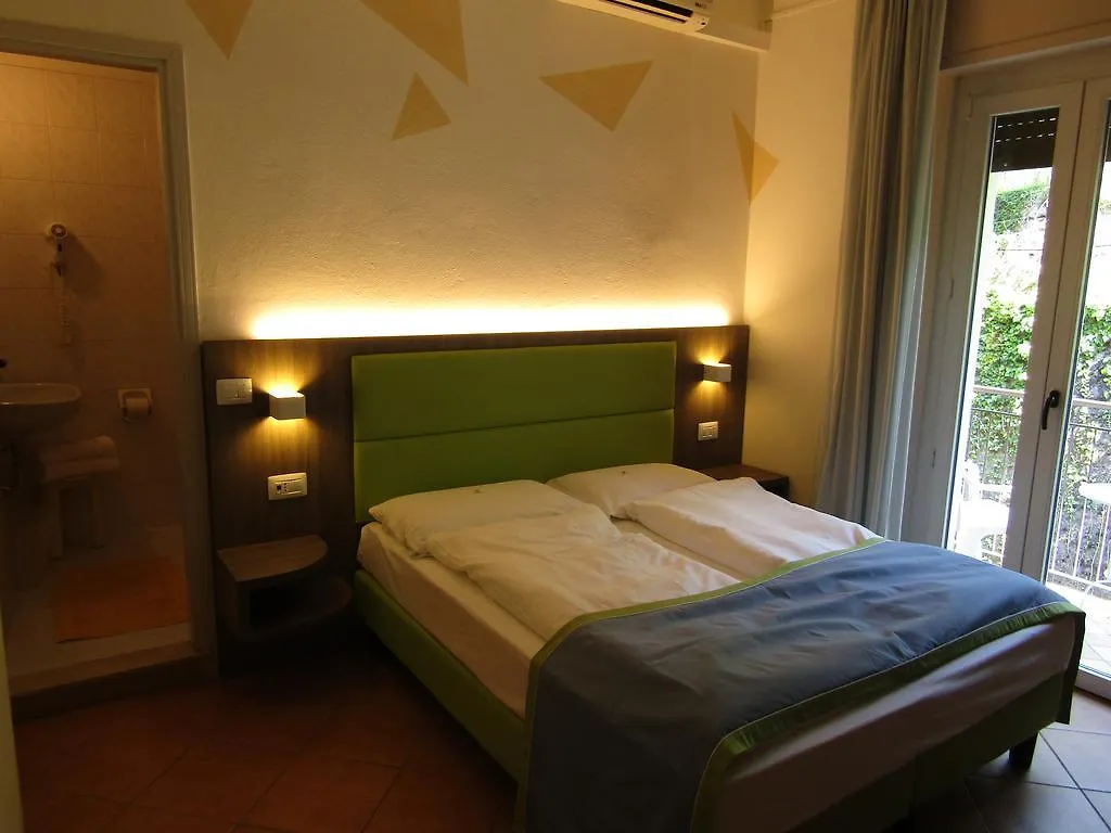 Hotel Menapace Torri Del Benaco